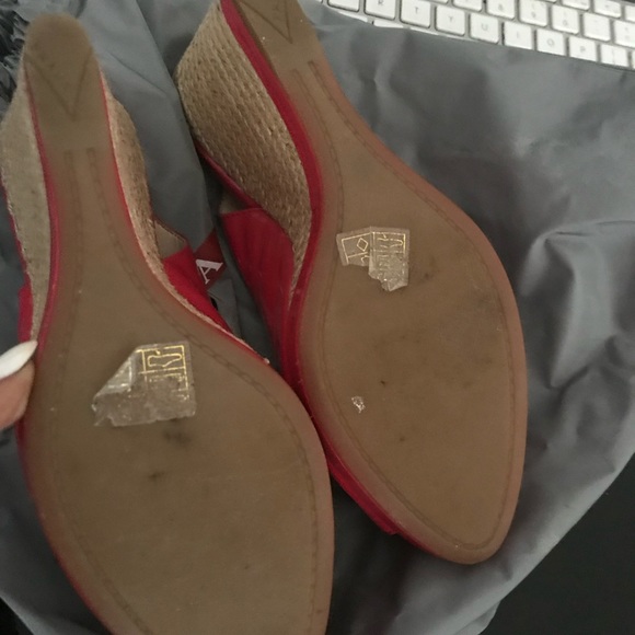 Hot pink .. Prada sling backs like new with dust bag worn twice - Picture 4 of 7